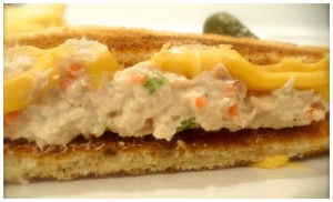 Who doesn't love a tuna melt? You know you do! Try my tuna- it's anything but boring! #Real Food Girl: Unmodified