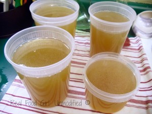 Organic Homemade Chicken Stock. Easy, healthy, affordable! From Real Food Girl: Unmodified