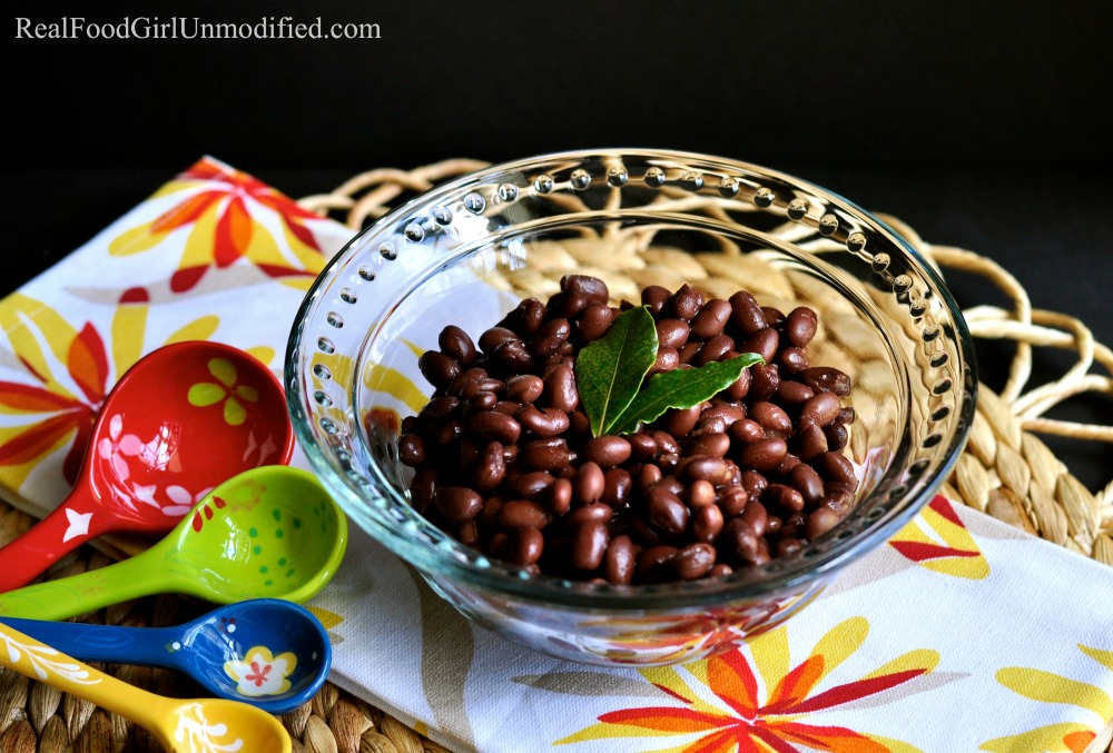 Homemade Black Beans by Real Food Girl Unmodified- Gotta love from scratch! Pinning so I can make these later.