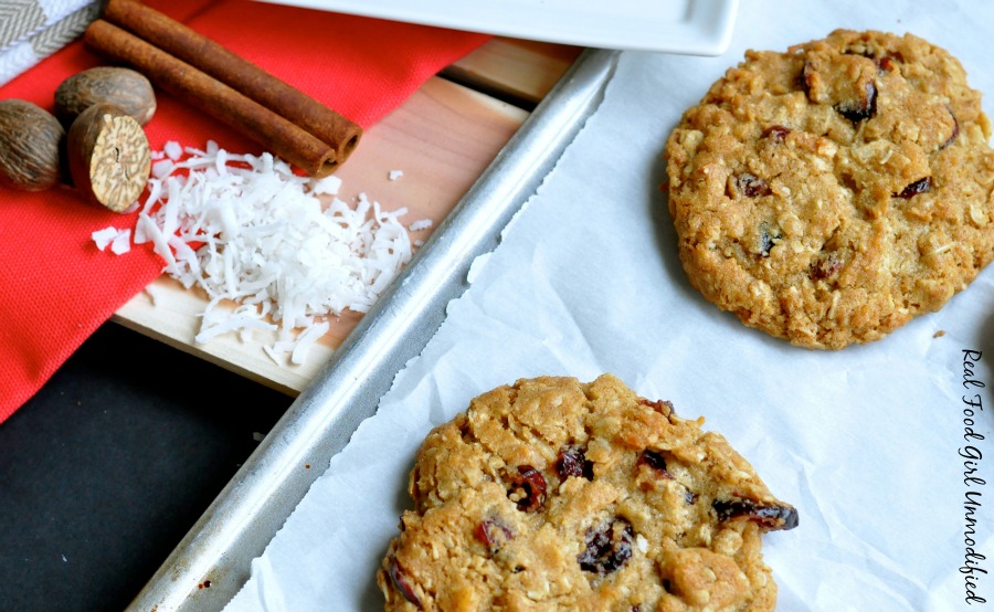 Real Food Girl: Unmodified| Cranberry-Coconut Oatmeal Cookies. Chewy cookies with dried cranberries, sweet coconut, tasty organic oats, cinnamon and nutmeg! Yes Please!