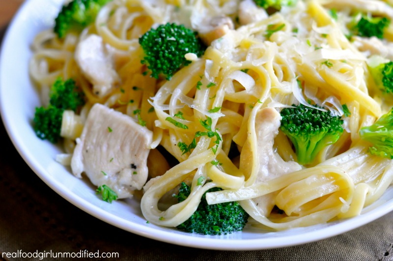 30-Minute Mondays- Fettuccine Alfredo with Chicken & Broccoli|- Real Food Girl: Unmodified